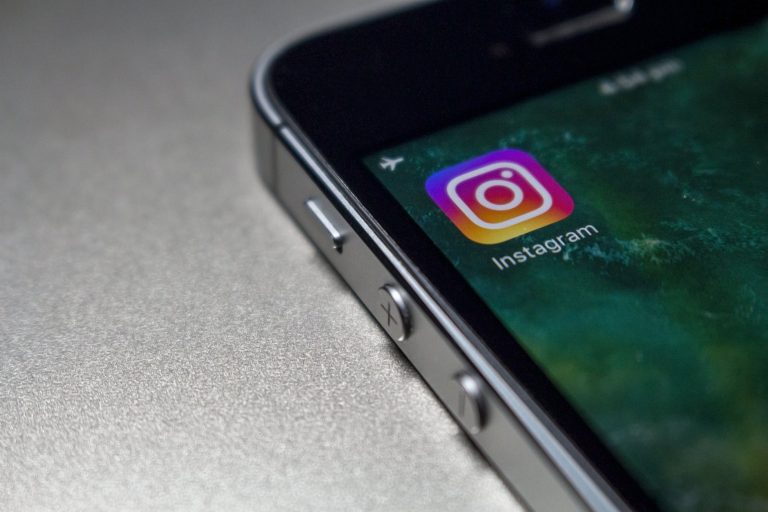 Instagram - Cara Membuat Akun Privat Bersifat Pribadi |